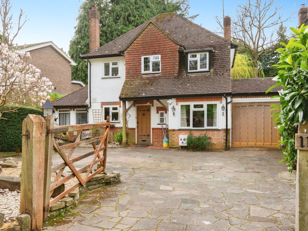 3 bed detached house for sale in Road, Kenley CR8, £825,000