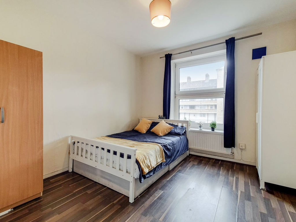Room to rent in Maitland House, Way, Bethnal Green, London E2