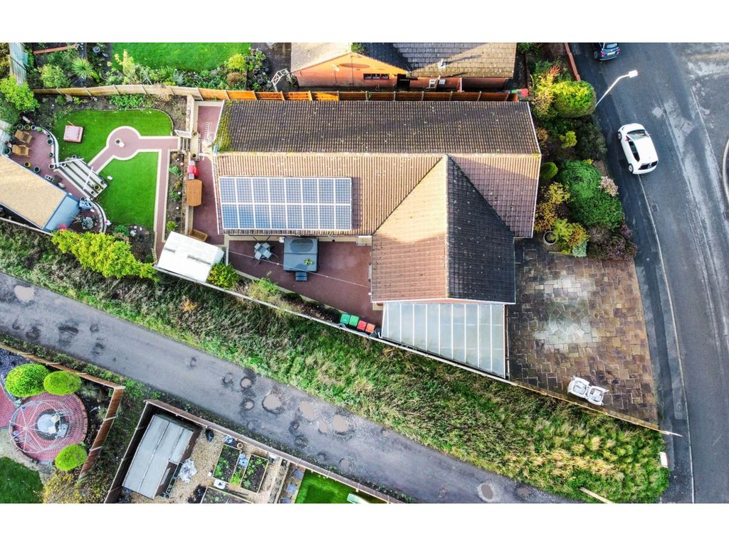 4 bed detached bungalow for sale in Fackley Way, SuttonInAshfield