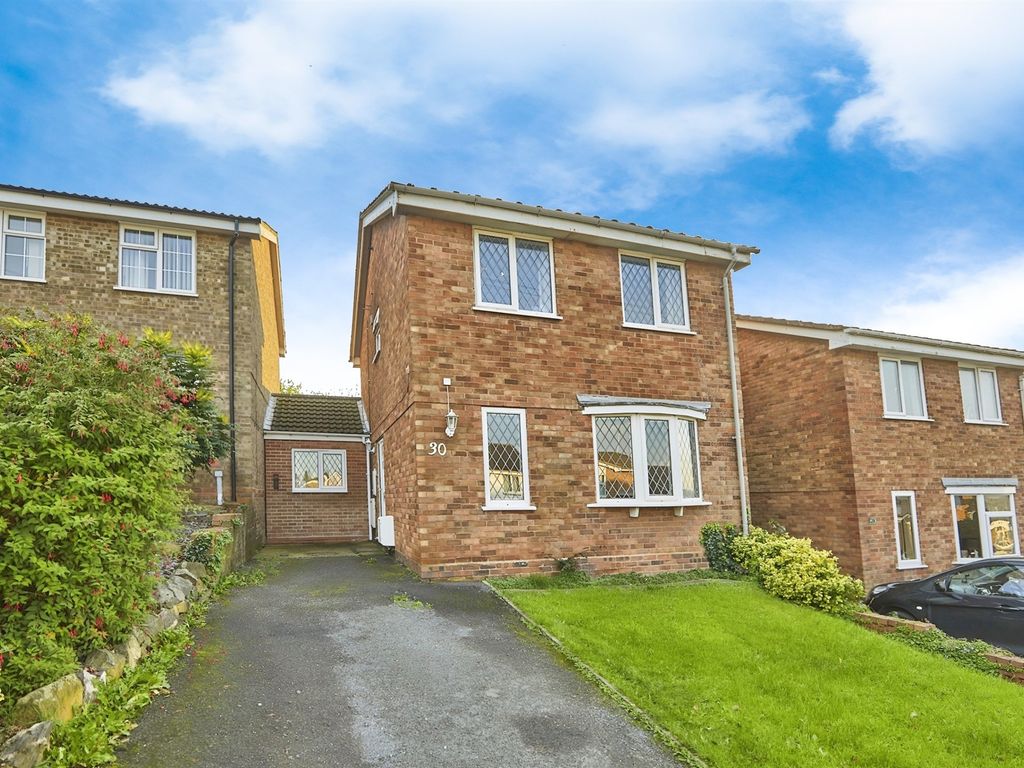 3 bed detached house for sale in Hawthorn Crescent, Stapenhill, Burton