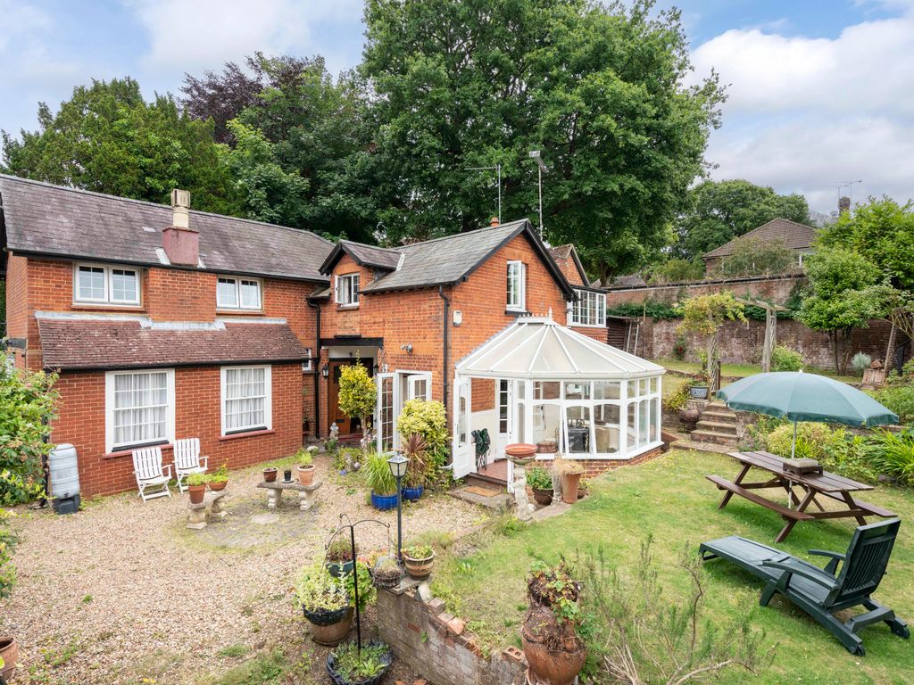 4 bed cottage for sale in Rose Hill, Dorking RH4 Zoopla