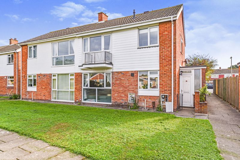 3 bed semidetached house for sale in Chichester Close, Gosport PO13