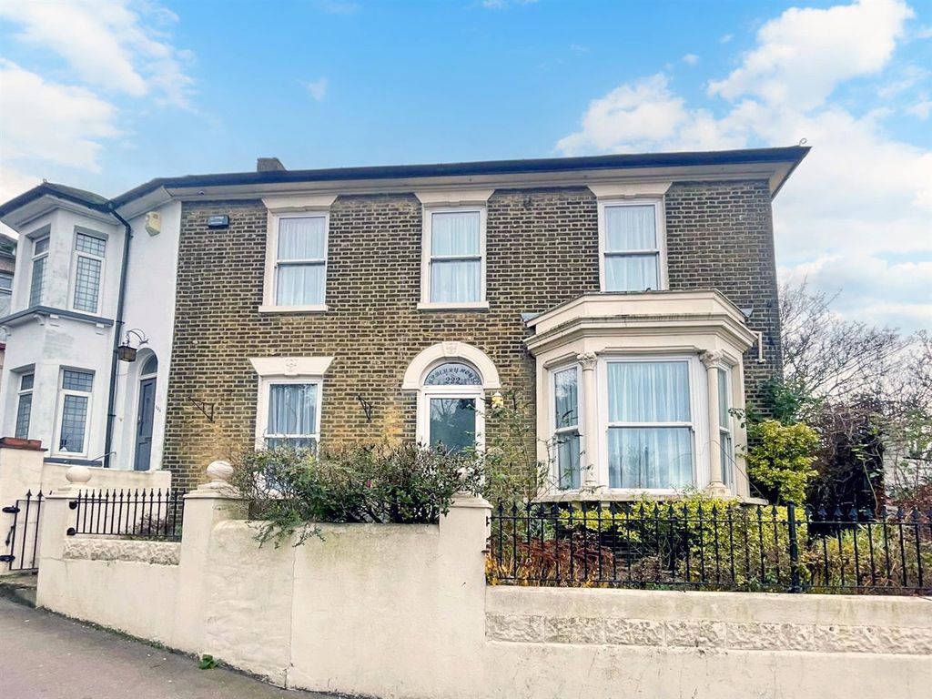 3 bed end terrace house for sale in Windmill Road, Gillingham ME7, £