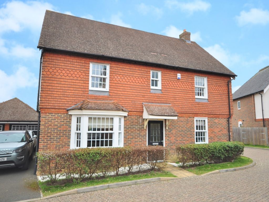 4 bed detached house to rent in Woodman Way, Horley RH6 Zoopla