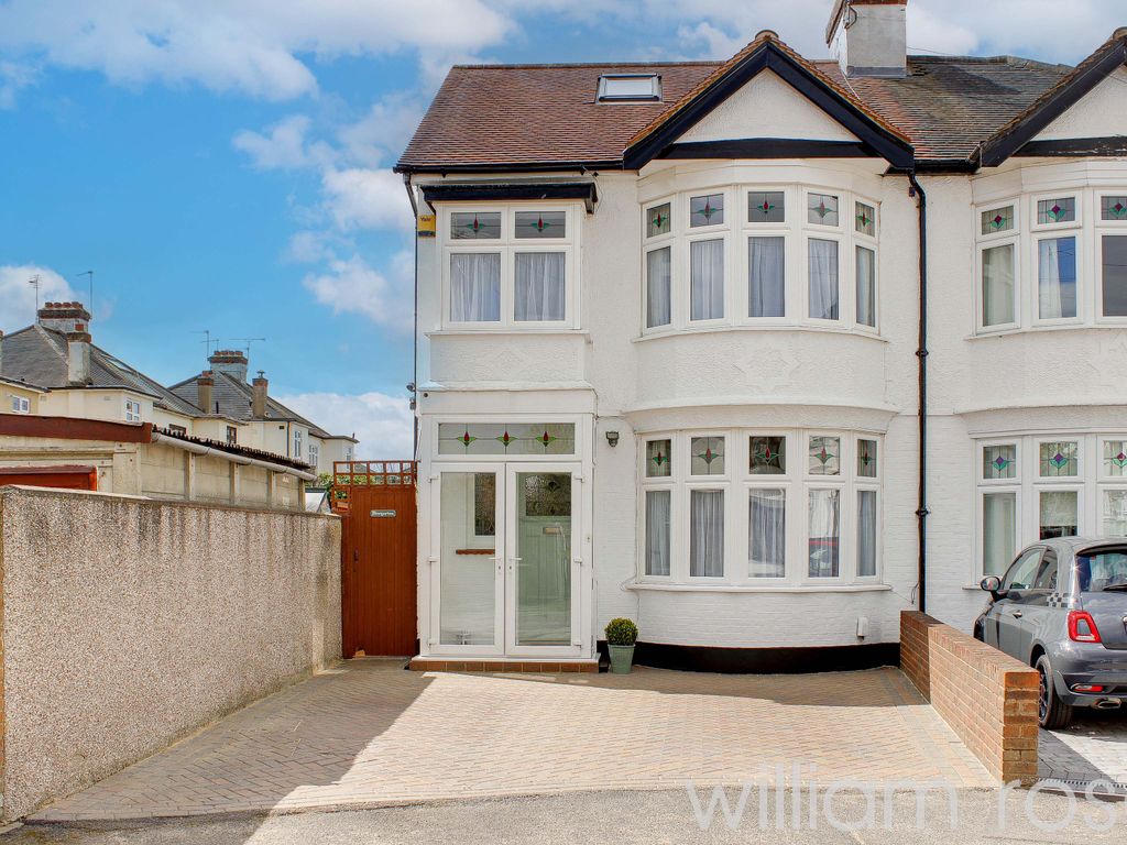 4 bed semidetached house for sale in Cranworth Crescent, Chingford