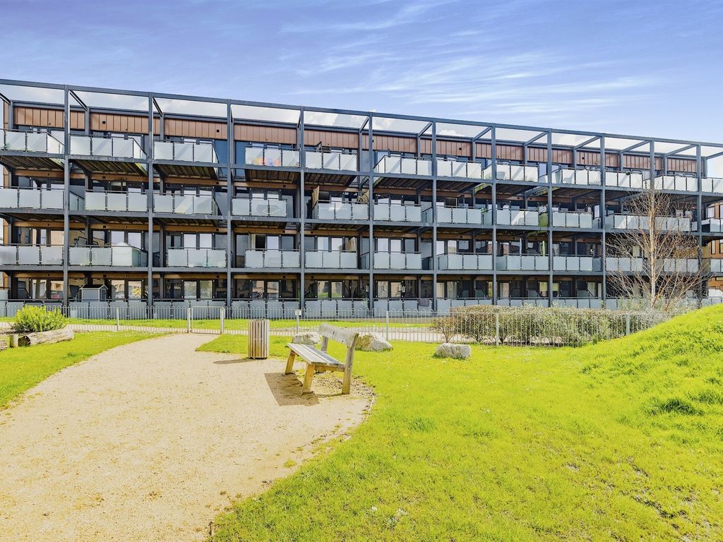 2 bed flat for sale in Studio Way, Borehamwood WD6 Zoopla