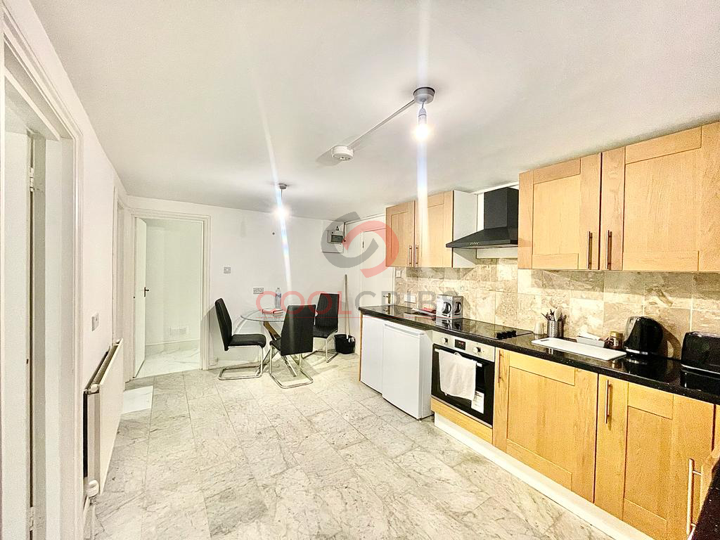 2 bed flat to rent in Caledonian Road, London N1, £1,733 pcm Zoopla