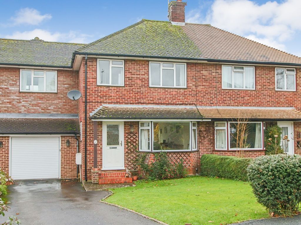 4 bed semidetached house for sale in The Meads, East Grinstead RH19, £