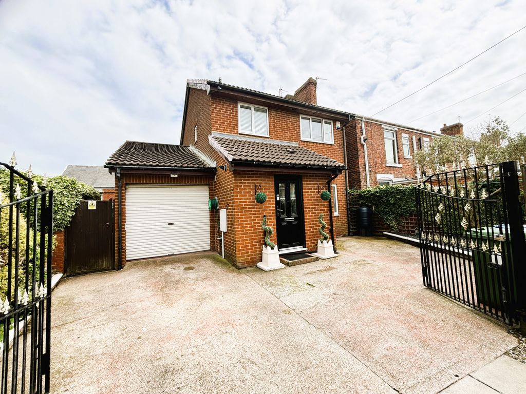 2 bed detached house for sale in Moylegrove, Sea View, Easington