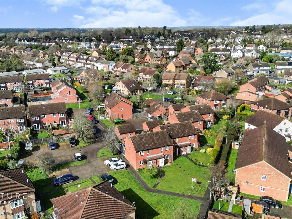 3 bed property for sale in Berkeley Close, Abbots Langley WD5 Zoopla