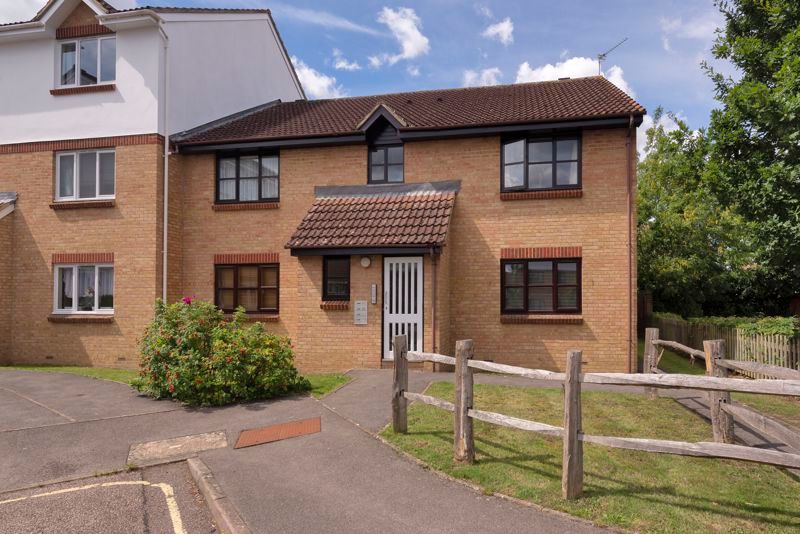 1 bed flat for sale in The Ridings, Paddock Wood, Tonbridge TN12, £