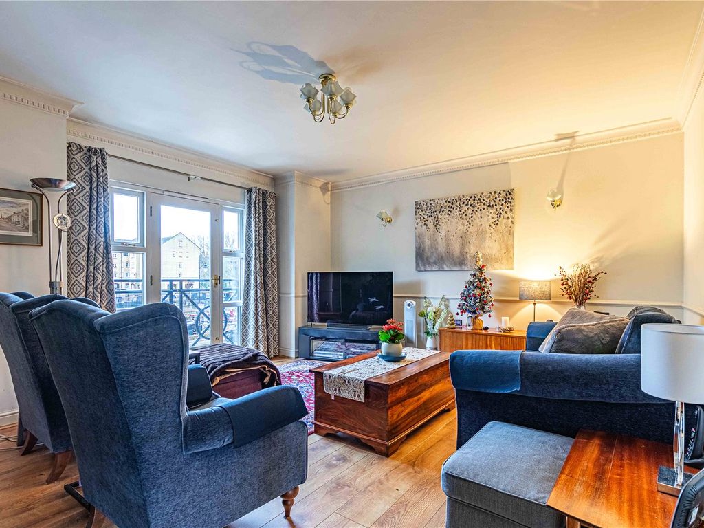 2 bed flat for sale in Evans Wharf, Apsley Lock, Hemel Hempstead