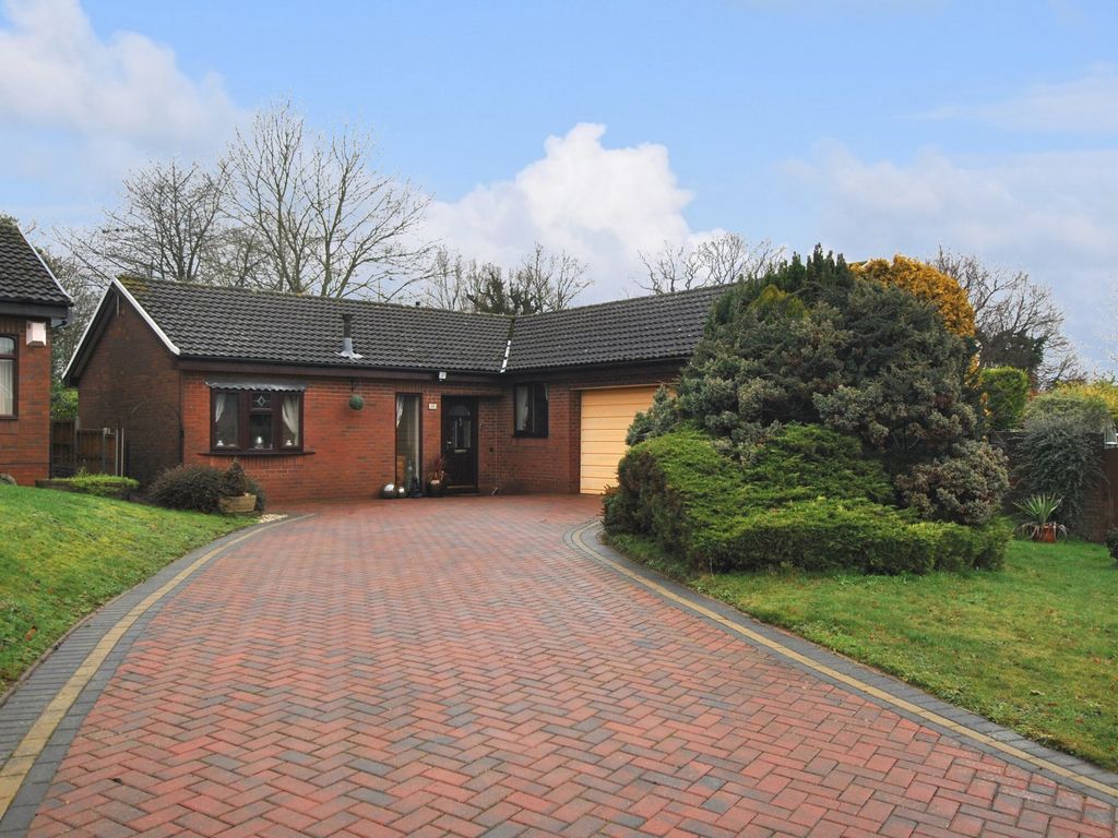 3 bed detached bungalow for sale in Carnoustie Drive, Sutton Hill