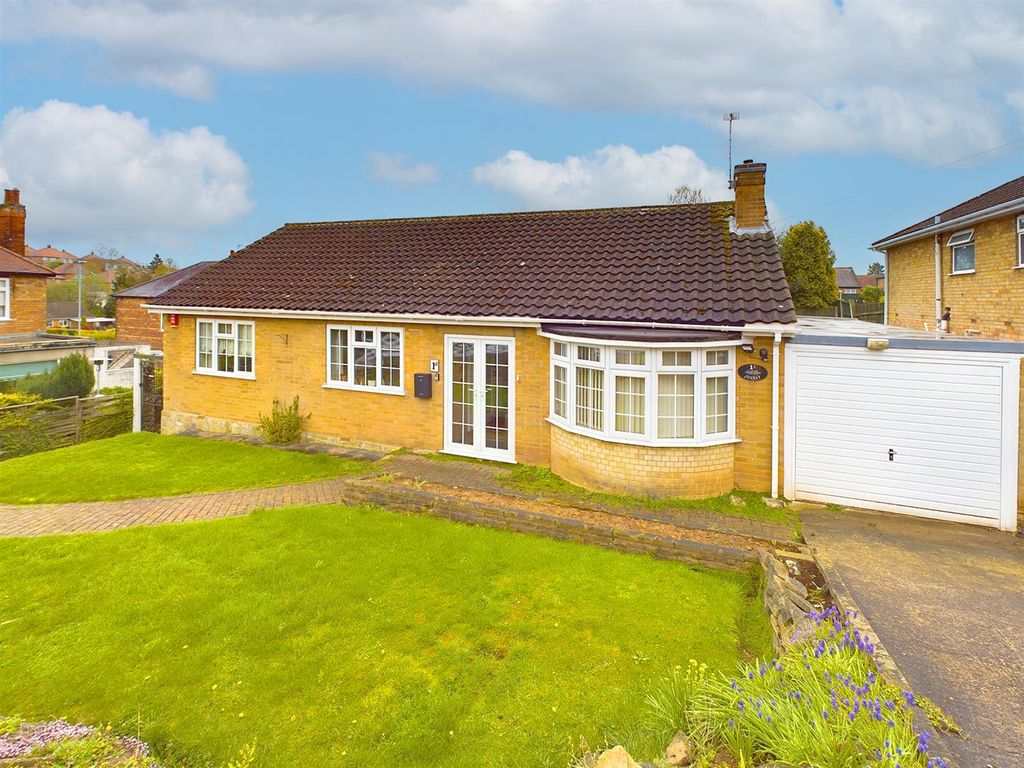 3 bed detached bungalow for sale in Baslow Avenue, Carlton, Nottingham
