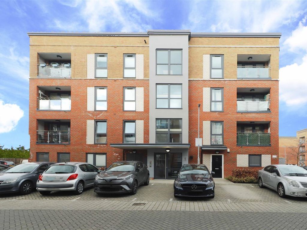 2 bed flat for sale in Arla Place, Ruislip HA4 Zoopla