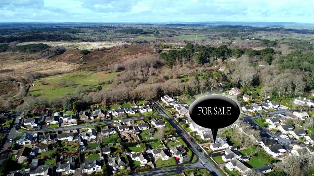 5 bed chalet for sale in Maxwell Road, Broadstone, Dorset BH18, £