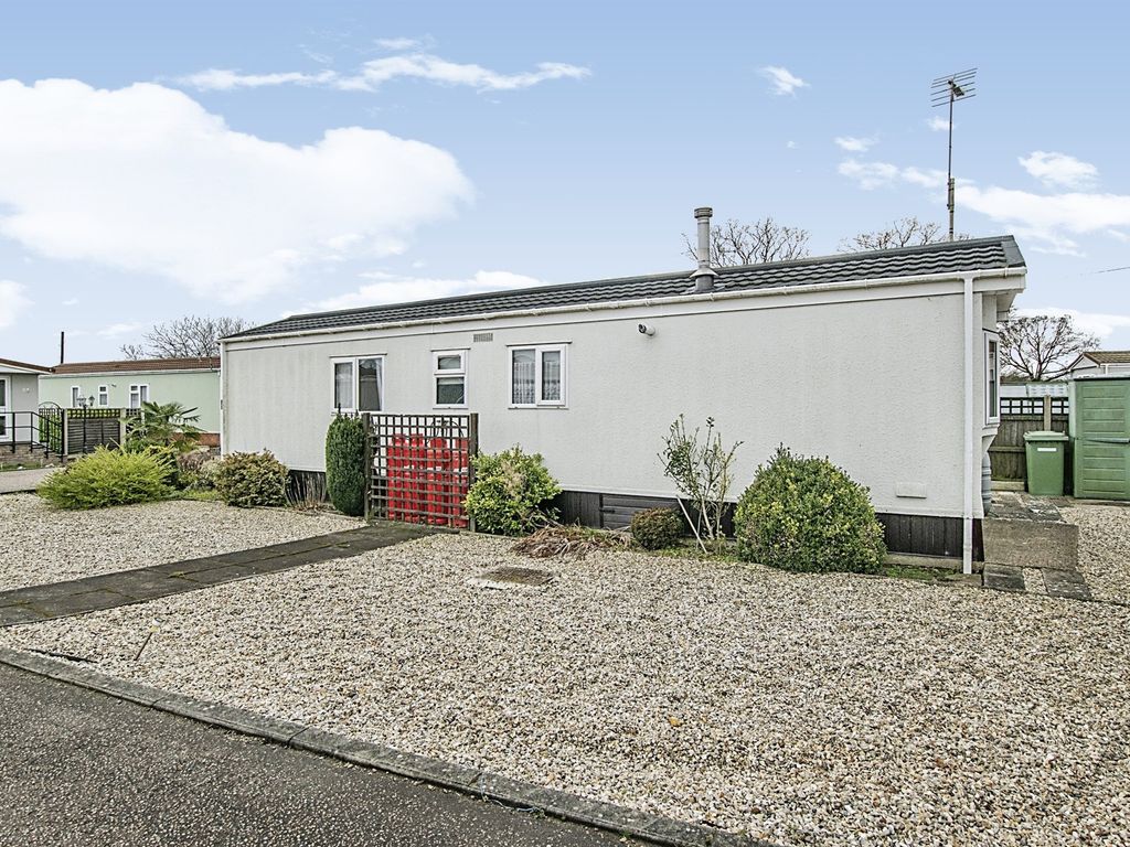 2 bed mobile/park home for sale in Woodland View, Stratton Strawless