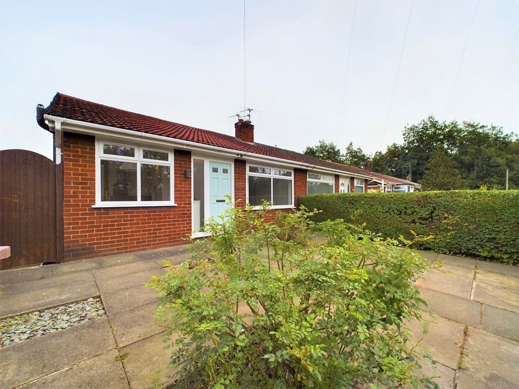 3 bed semidetached bungalow for sale in Clock Face Road, Clock Face