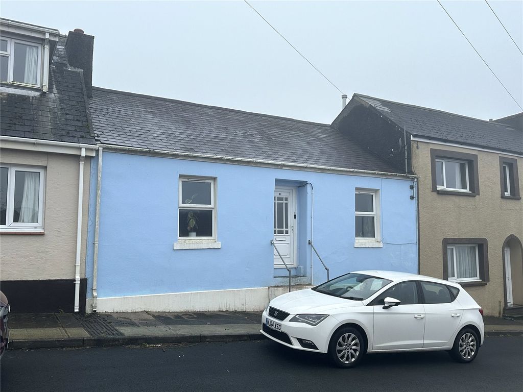 2 bed terraced house to rent in Milton Terrace, Pembroke Dock