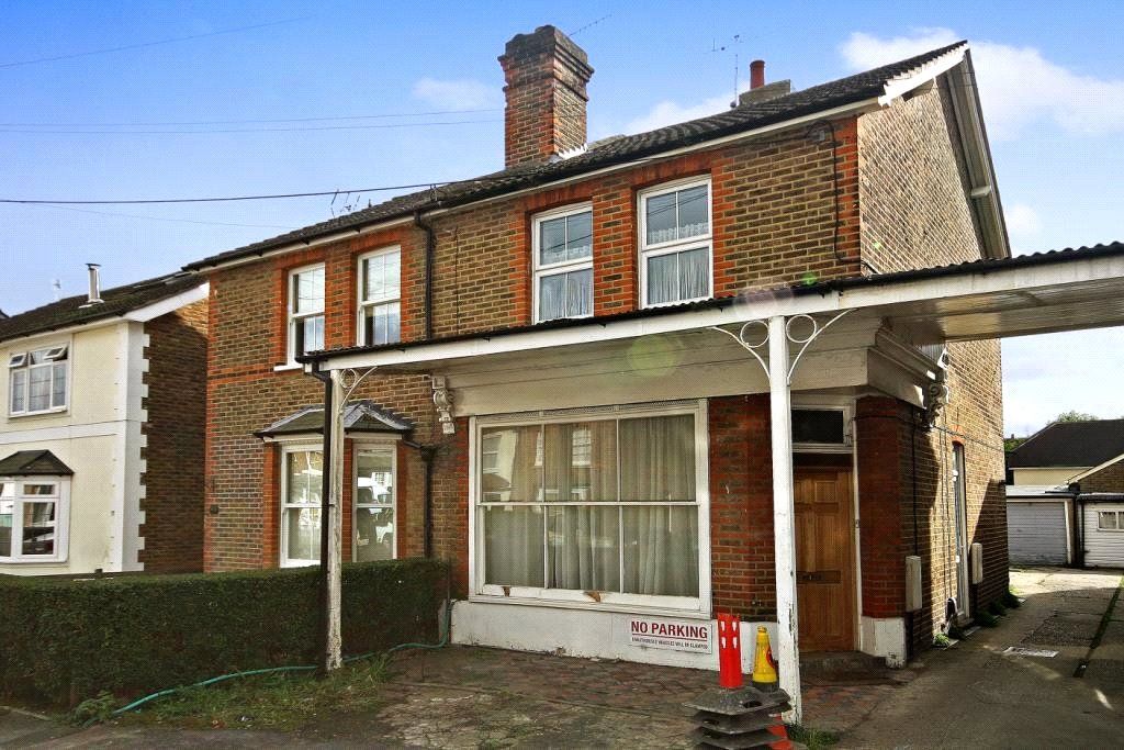 1 bed flat for sale in Endsleigh Road, Merstham, Surrey RH1, £250,000