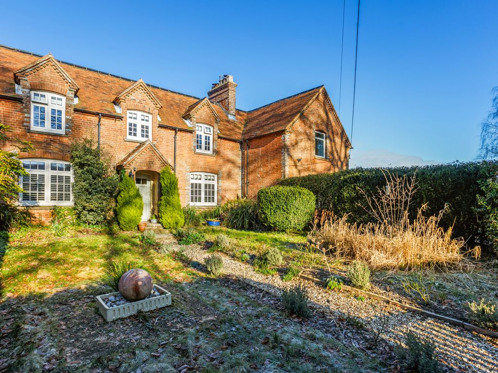 3 bed detached house for sale in Weir Vale Cottages, Newbury RG20, £