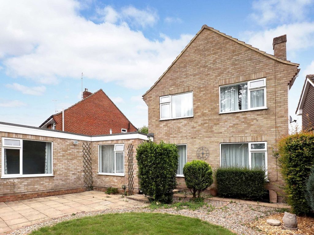 4 bed detached house for sale in Southbourne Drive, Bourne End SL8 Zoopla