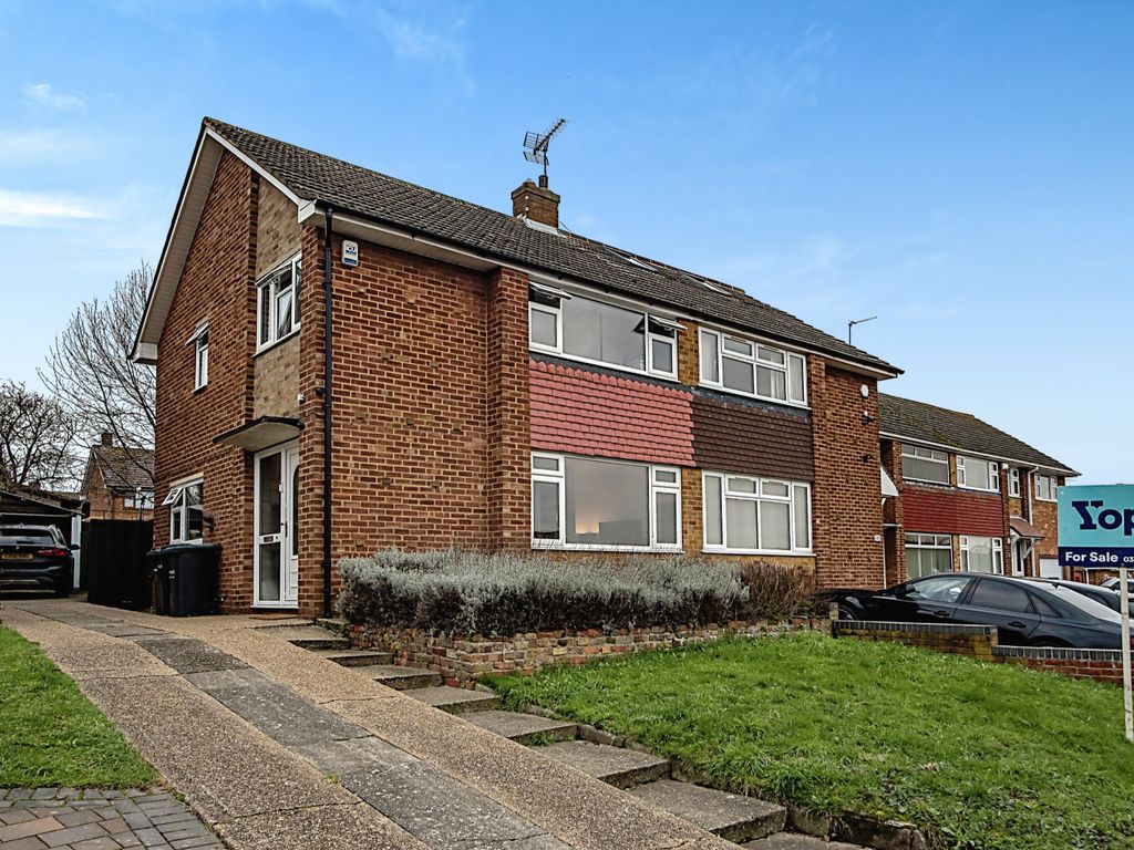 3 bed semidetached house for sale in Marling Way, Gravesend DA12 Zoopla