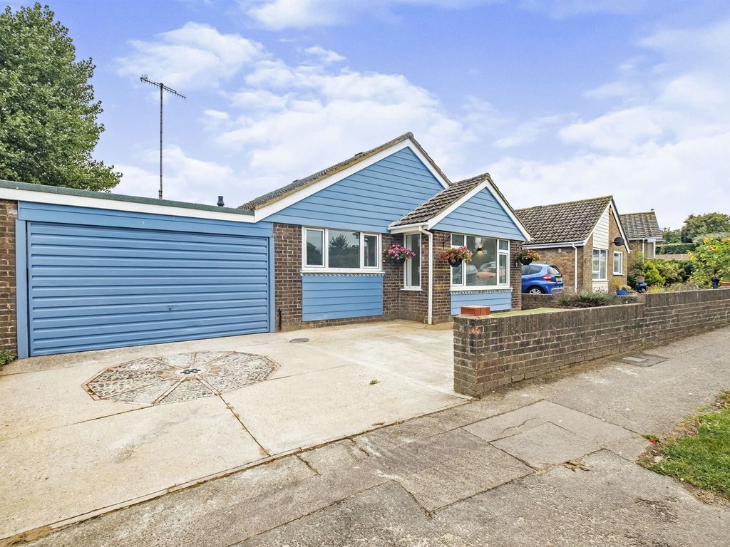 3 bed bungalow to rent in Hamble Road, Sompting, Lancing BN15 Zoopla