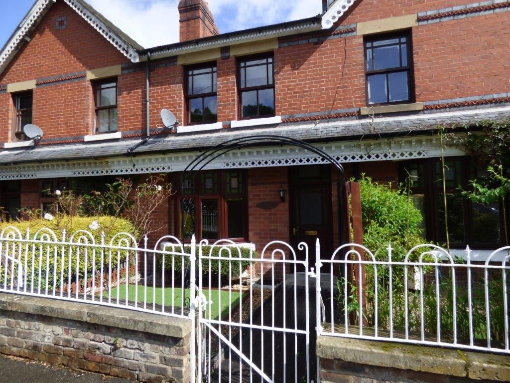 3 bed terraced house to rent in Llanfyllin, Powys SY22 Zoopla