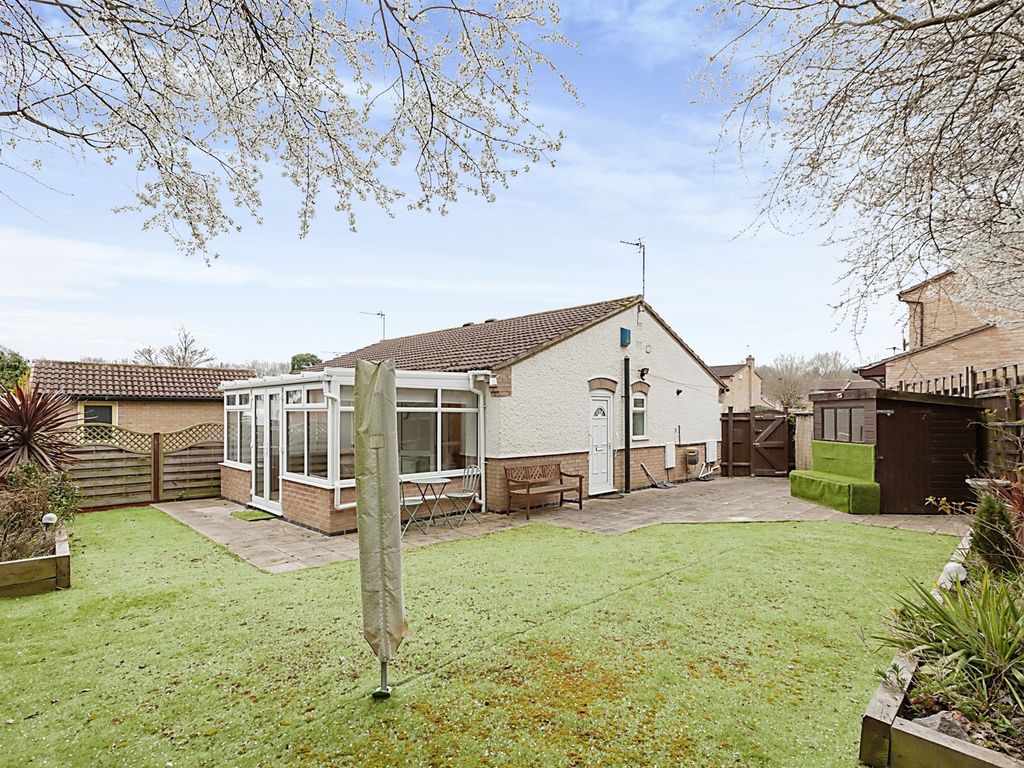 2 bed semidetached bungalow for sale in Foxcote Drive, Loughborough