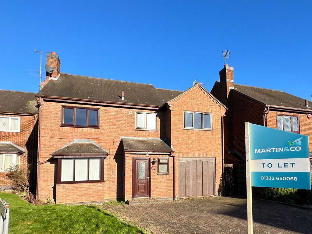 5 bed detached house to rent in Bunting Close, Mickleover, Derby DE3, £