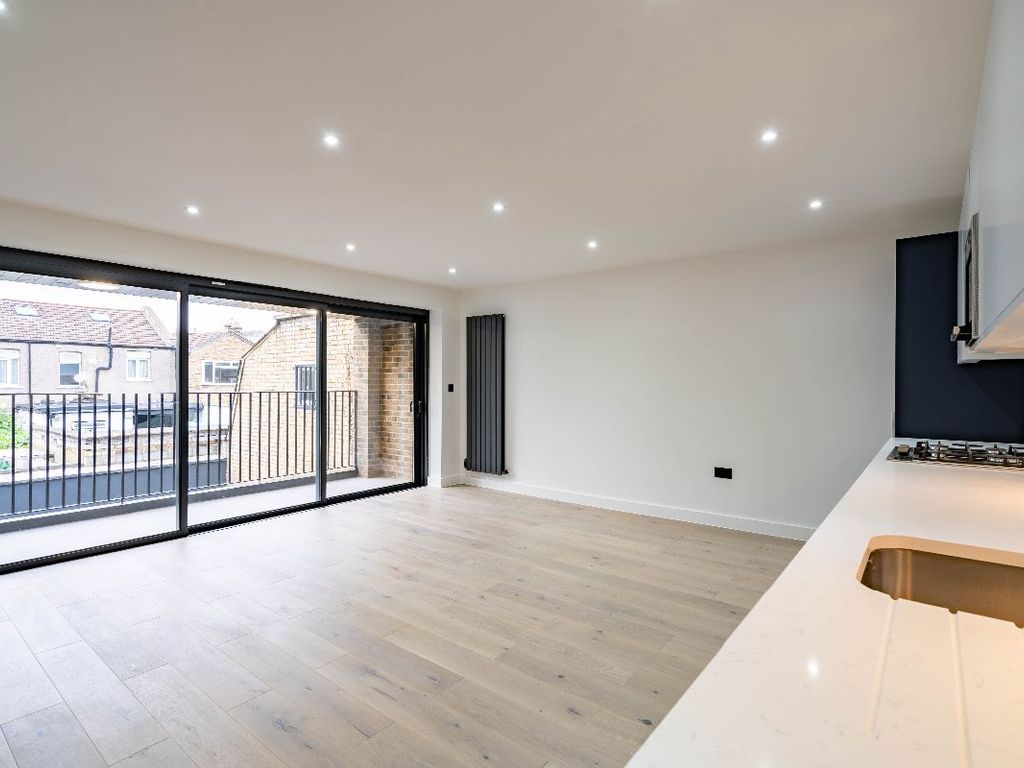New home, 3 bed flat for sale in Clinton Road, Forest Gate E7, £575,000
