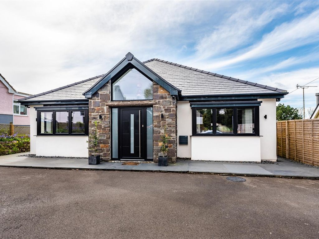 3 bed bungalow for sale in Road, Swansea SA3, £