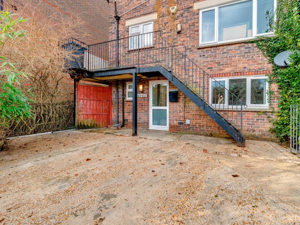 Studio to rent in Garden Flat, Glenrise, High Street, Horam, Heathfield TN21, £750 pcm Zoopla