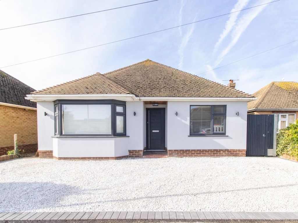 3 bed detached bungalow for sale in Wellesley Close, Broadstairs CT10