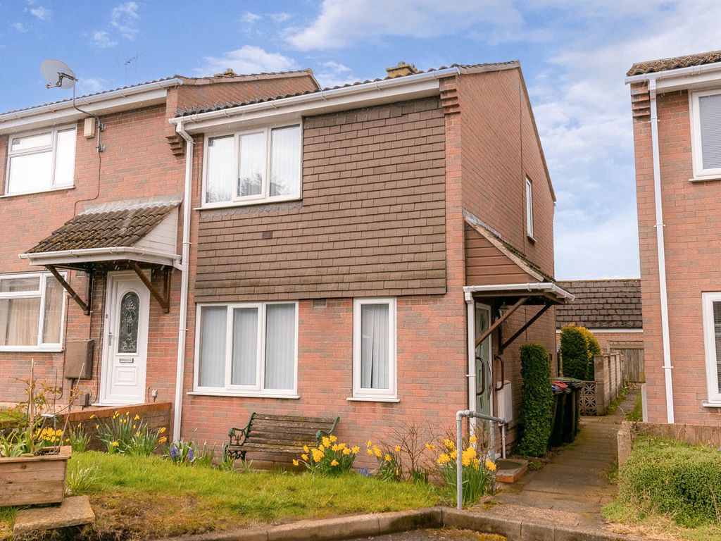 2 bed town house to rent in Dukes Close, SuttonInAshfield NG17, £750