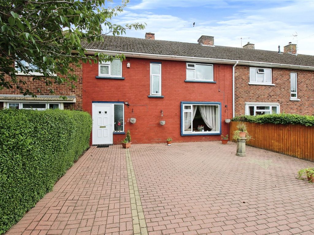 3 bed terraced house for sale in Hemswell Avenue, Lincoln, Lincolnshire