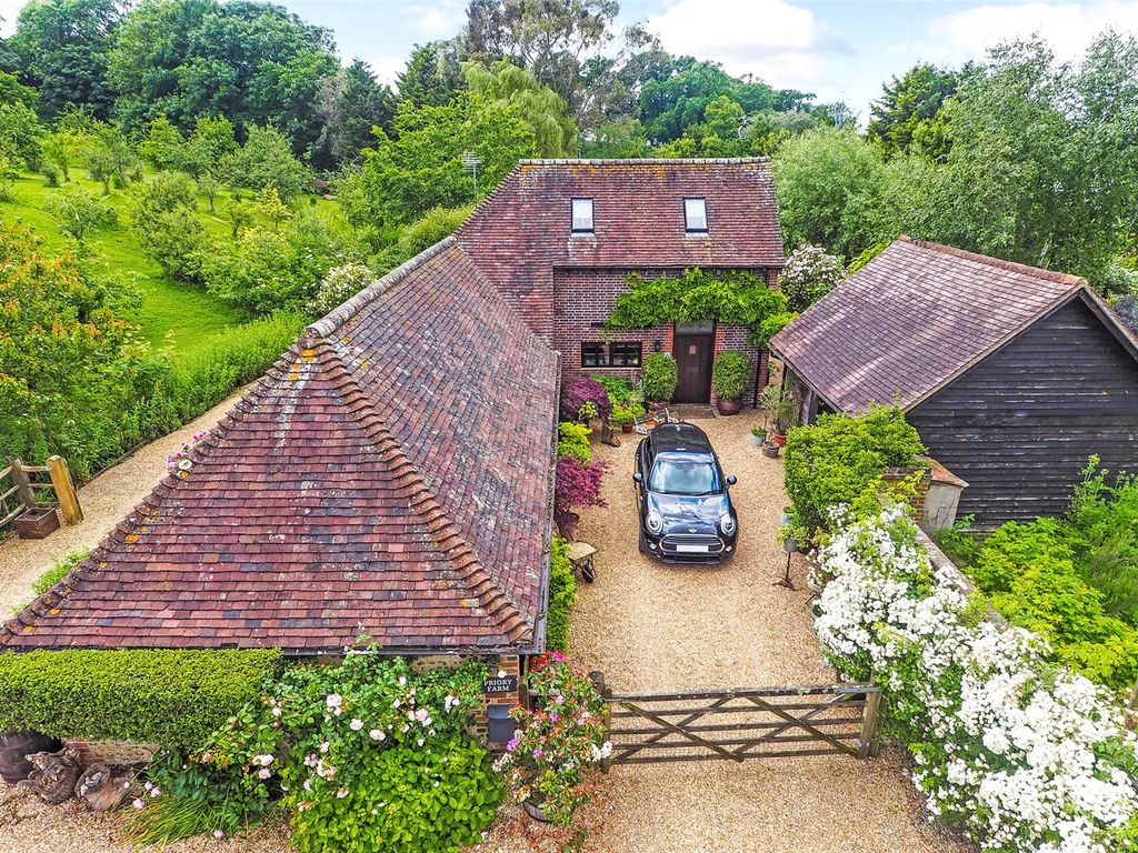 3 bed property for sale in Station Road, Arundel, West Sussex BN18, £