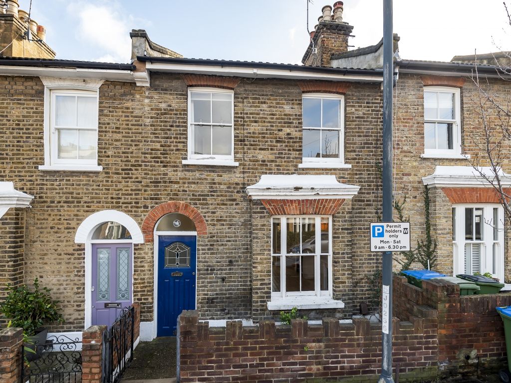 2 bed terraced house to rent in Calvert Road, London SE10, £2,200 pcm