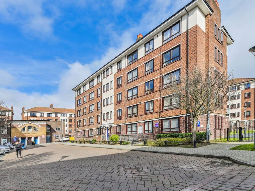 3 bed flat for sale in Arcola Street, Dalston, London E8 Zoopla