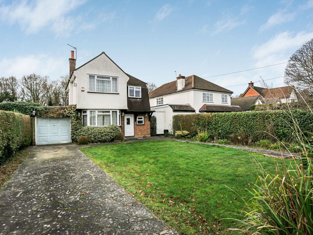 3 bed detached house for sale in The Greenway, Ickenham, Uxbridge UB10