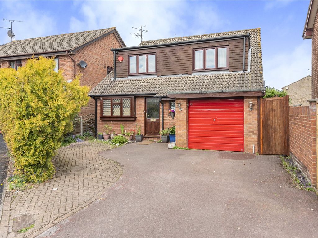3 bed detached house for sale in Blenheim Close, Wokingham, Berkshire