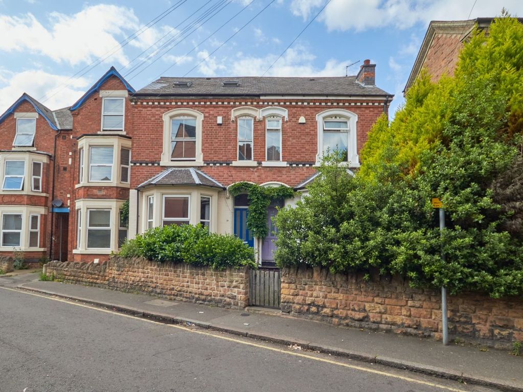 3 bed semidetached house for sale in Beech Avenue, Nottingham NG7 Zoopla