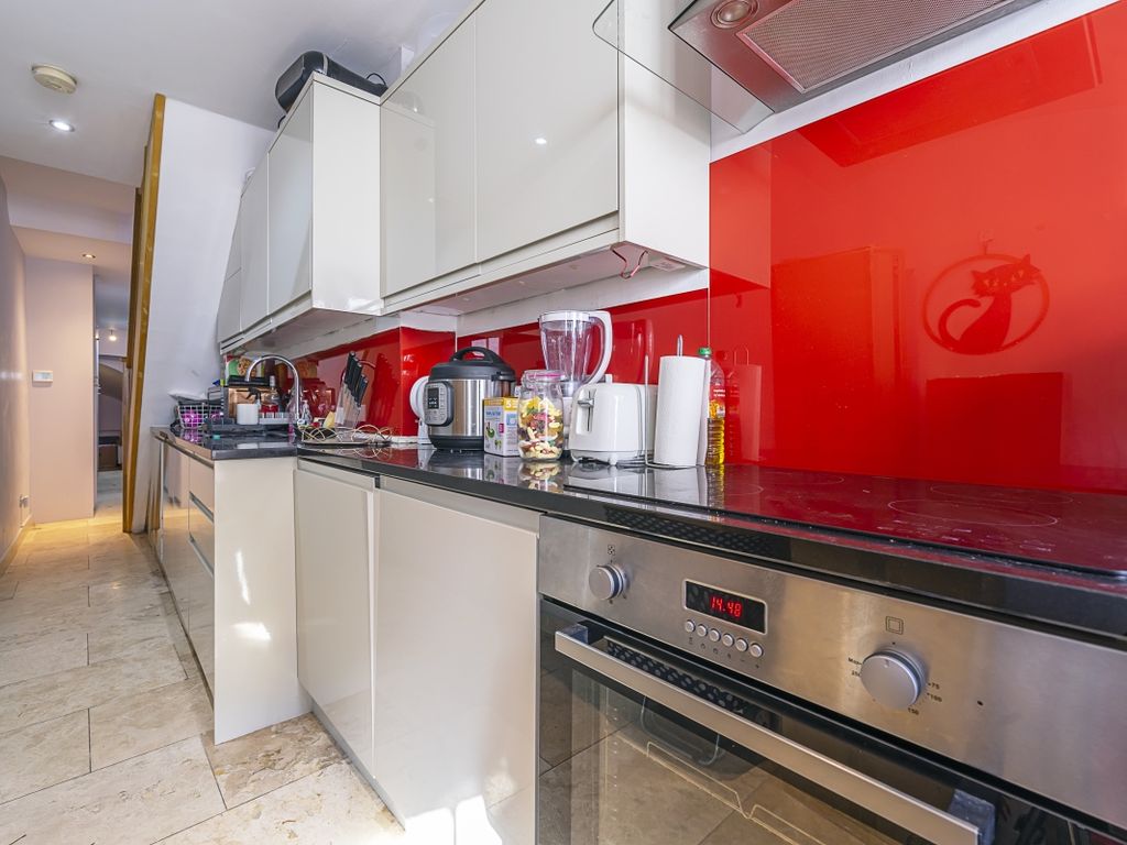 1 bed flat to rent in Moreton Terrace Mews North, London SW1V, £2,275 pcm Zoopla