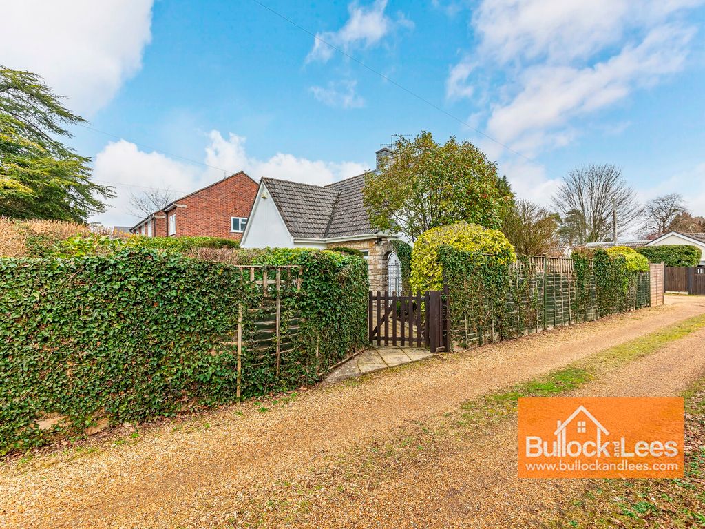 3 bed detached house for sale in Church Road, Ferndown BH22 Zoopla