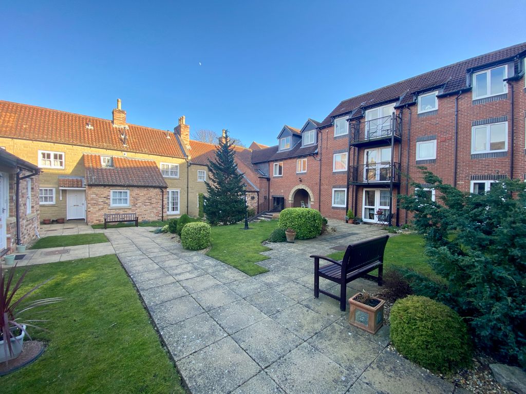 1 bed flat for sale in Strawberry Court, Scarborough YO12 Zoopla