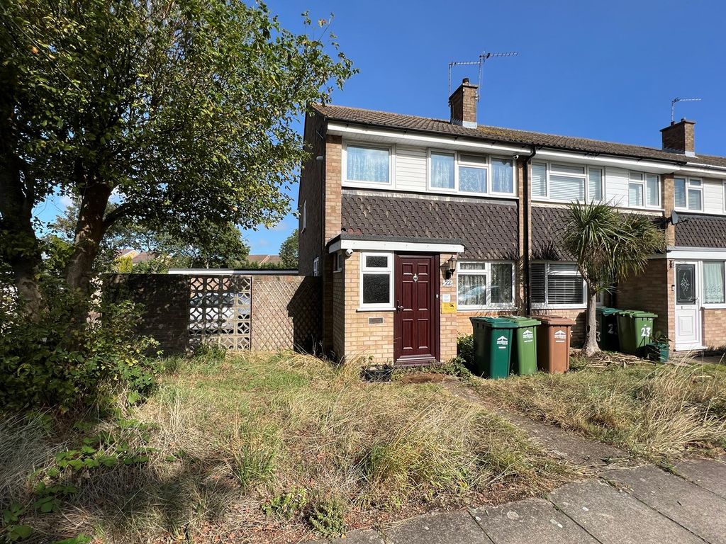 3 bed end terrace house for sale in West Close, Ashford TW15, £400,000