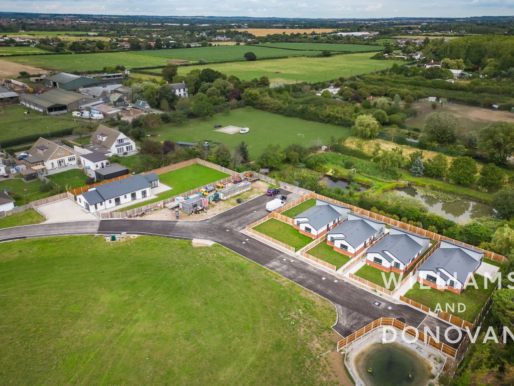 New home, 3 bed detached bungalow for sale in Burnt Mills Road, North