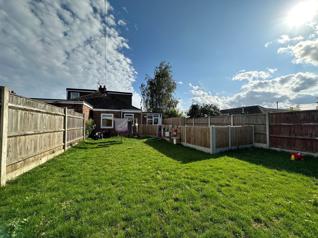 3 bed semidetached bungalow for sale in Bradwell Avenue, Bradwell