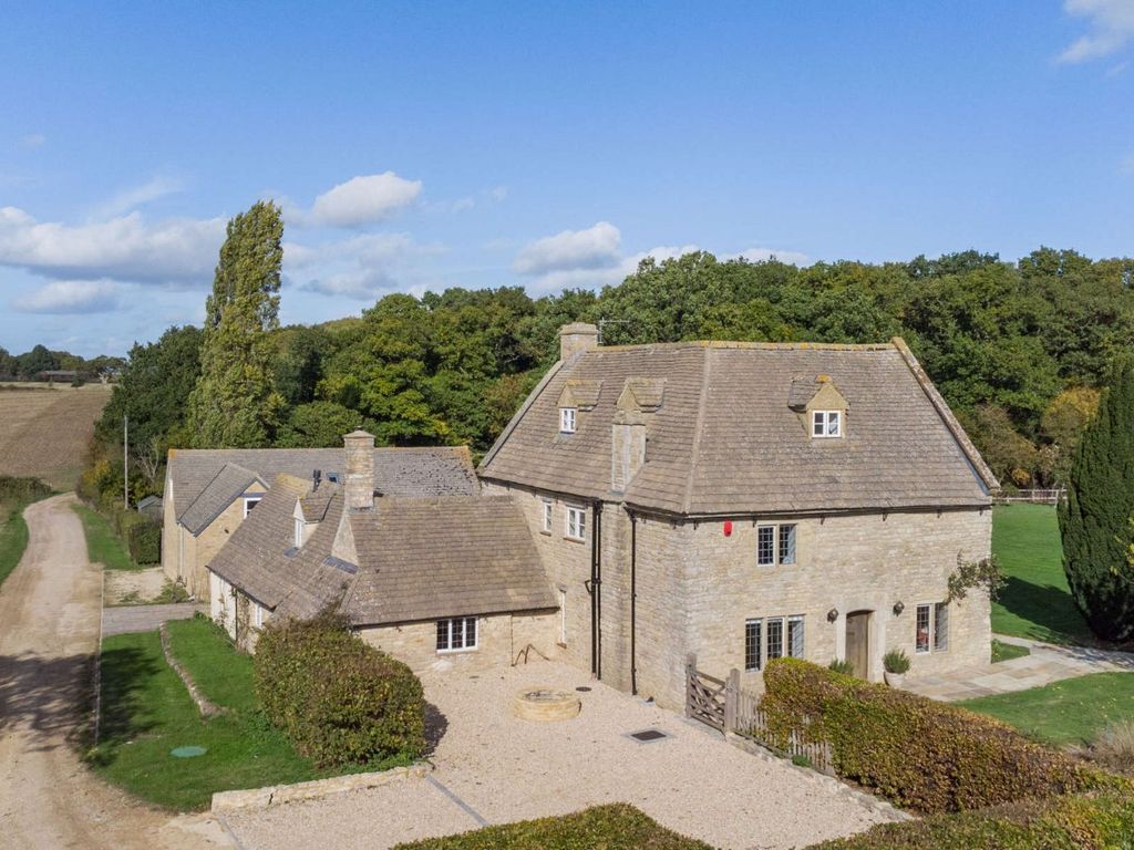 5 bed detached house for sale in Springhill Road, Begbroke, Kidlington